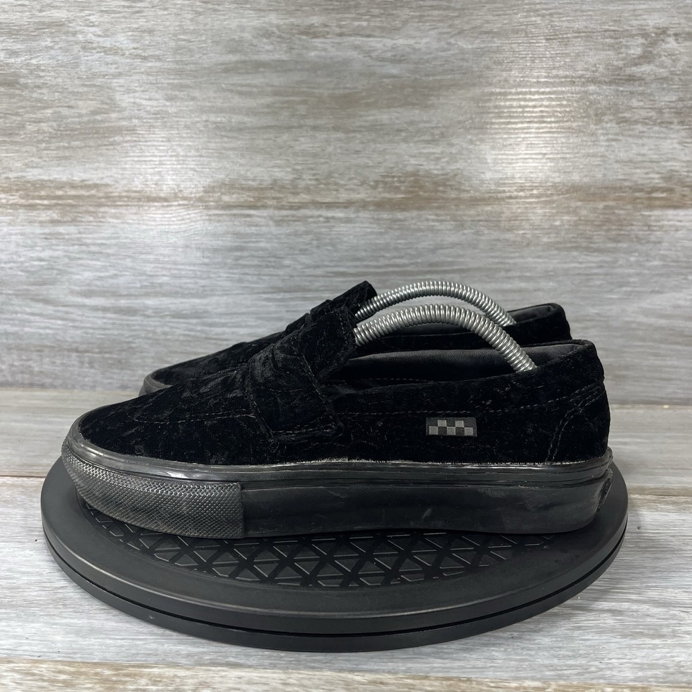 Vans Women's Skate Style 53 Black Velvet Loafers Size 6.5